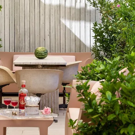 Il Garofano Rosa Apartment *